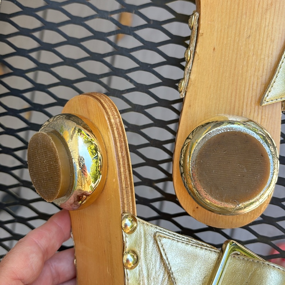 Kate Spade gold double adjustable buckles strap wooden round heel Sandals - Picture 9 of 10